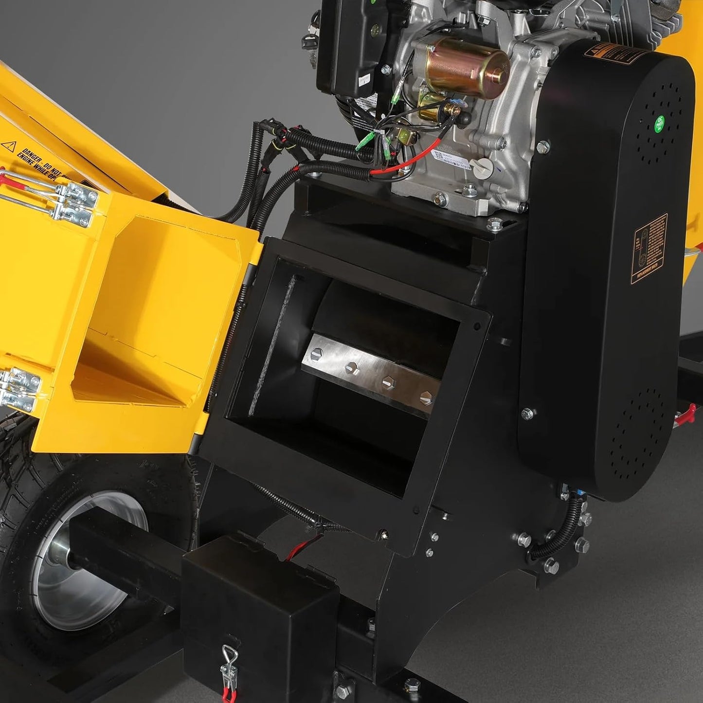 MechMaxx 6 inch ZONSEN 459cc 15hp E-Start Gas Powered 4-Wheels Wood Chipper Shredder Mulcher with Towbar/Tail Light/Emergency Stop Button/Stop Bar, Model B150 Yellow